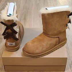 Bailey Bow UGG Boots Size 6 And 7 For Women 