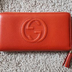 Like A NEW Gucci Soho Zip Around Leather Wallet
