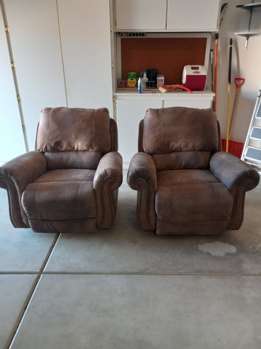 Rocker Recliner Set 