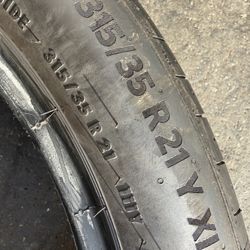315/35/21 Continental SSR RunFlat (1 Only)$100.00