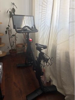 Peloton Bike (Original) – Great Condition