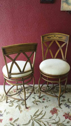 MATCHING SET OF CHAIRS