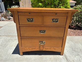 Wood Dresser Chest of Drawers TV Stand Furniture Good Condition