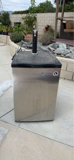 Igloo Stainless Steel Kegerator