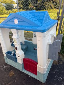 Step 2  Kids Plastic Playhouse
