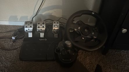Logitech G920 Racing Wheel with Pedals and Shifter