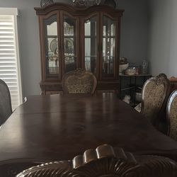 China and table 6 chairs