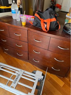 Dresser cabinet
