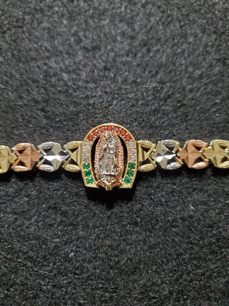 Beautiful Guadalupe Virgin bracelet Gold Filled.