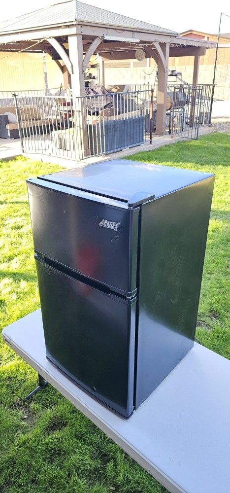 Arctic King Mini Fridge