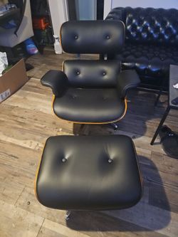 Eames lounge chair