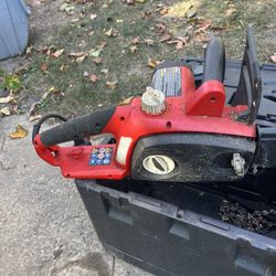 HOMELITE. ( Ryobi).  Chainsaw  With. Case. 16”