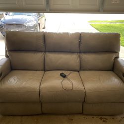 Automatic Reclining Sofa with USB Outlet to Charge