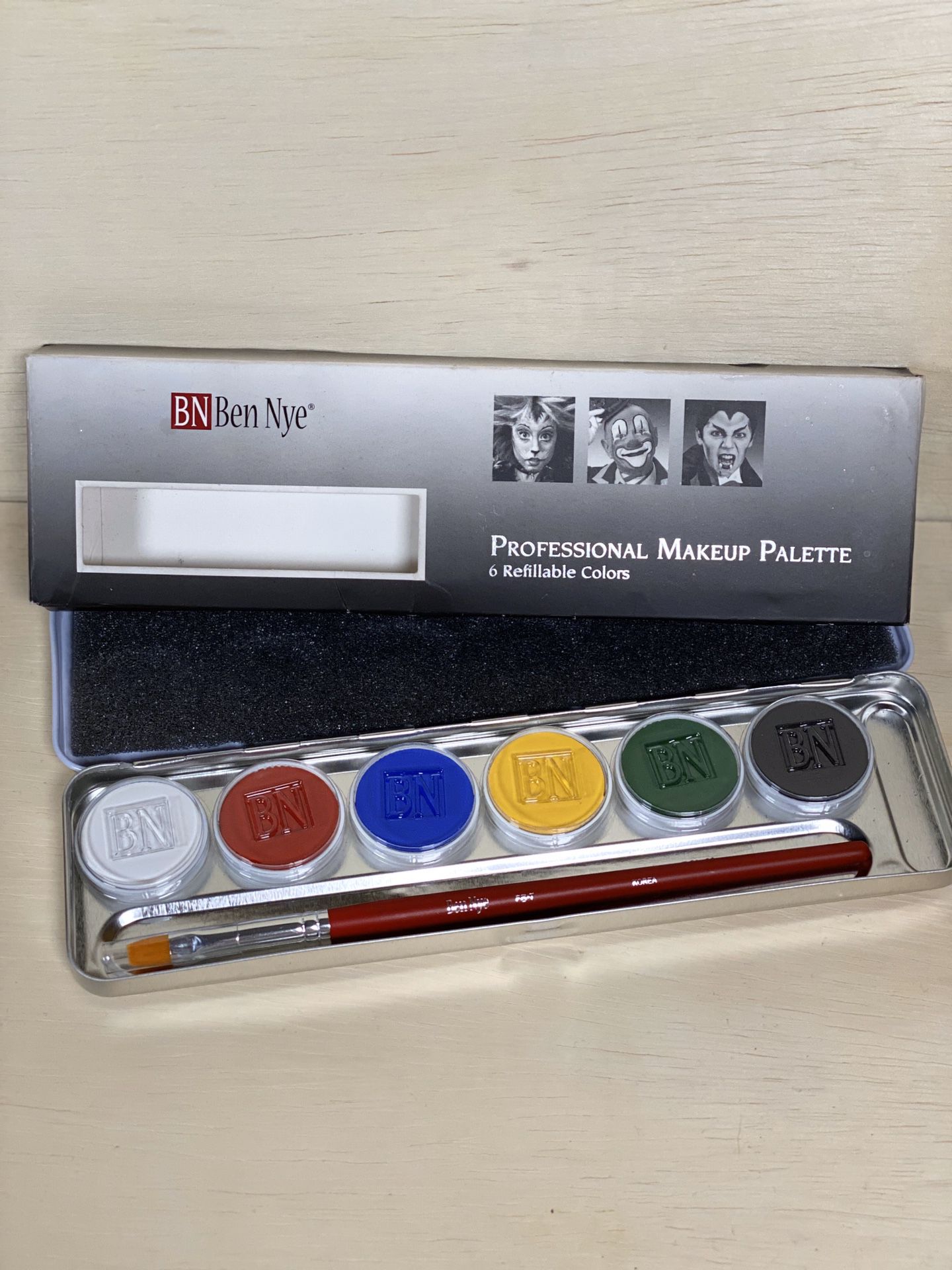 Ben Nye 6 color primary makeup palette with brush
