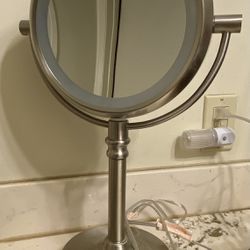 Double-Sided LED Lighted Vanity Magnifier Makeup Mirror