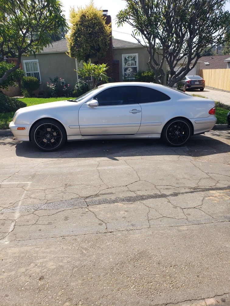 2002 Mercedes-Benz CLK-Class