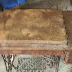 Singer 1910 Sewing Machine 