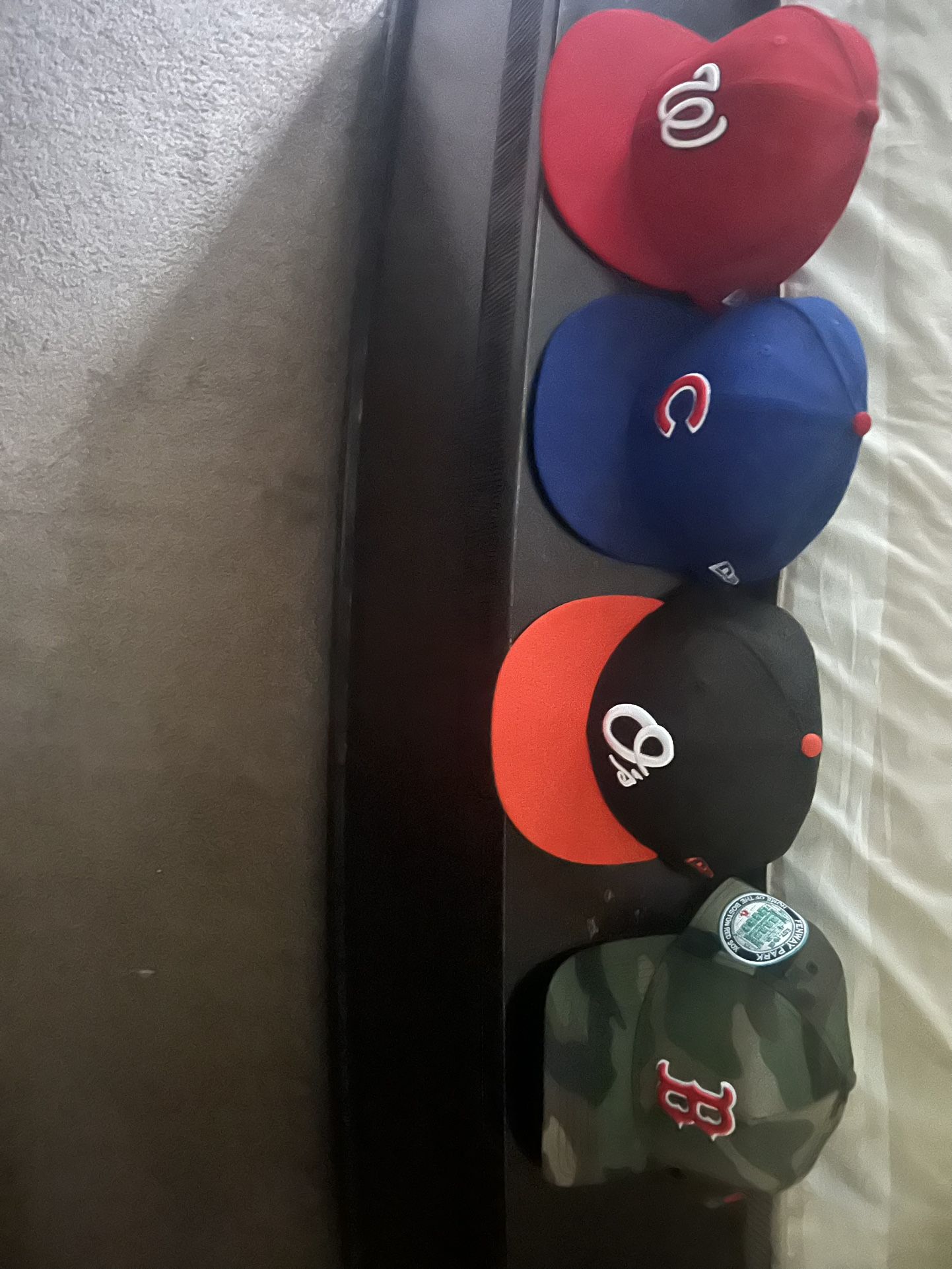 New Era Fitted (7 & 1/2)/ Snap Back Hats