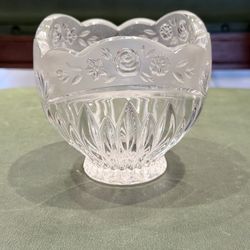 ONEIDA SOUTHERN GARDEN CRYSTAL BOWL FROSTED ROSE BORDER