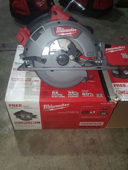 Milwaukee m18 FUEL CIRCULAR SAW