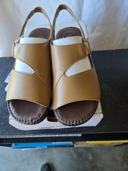 Dr scholls tan sandles 7W