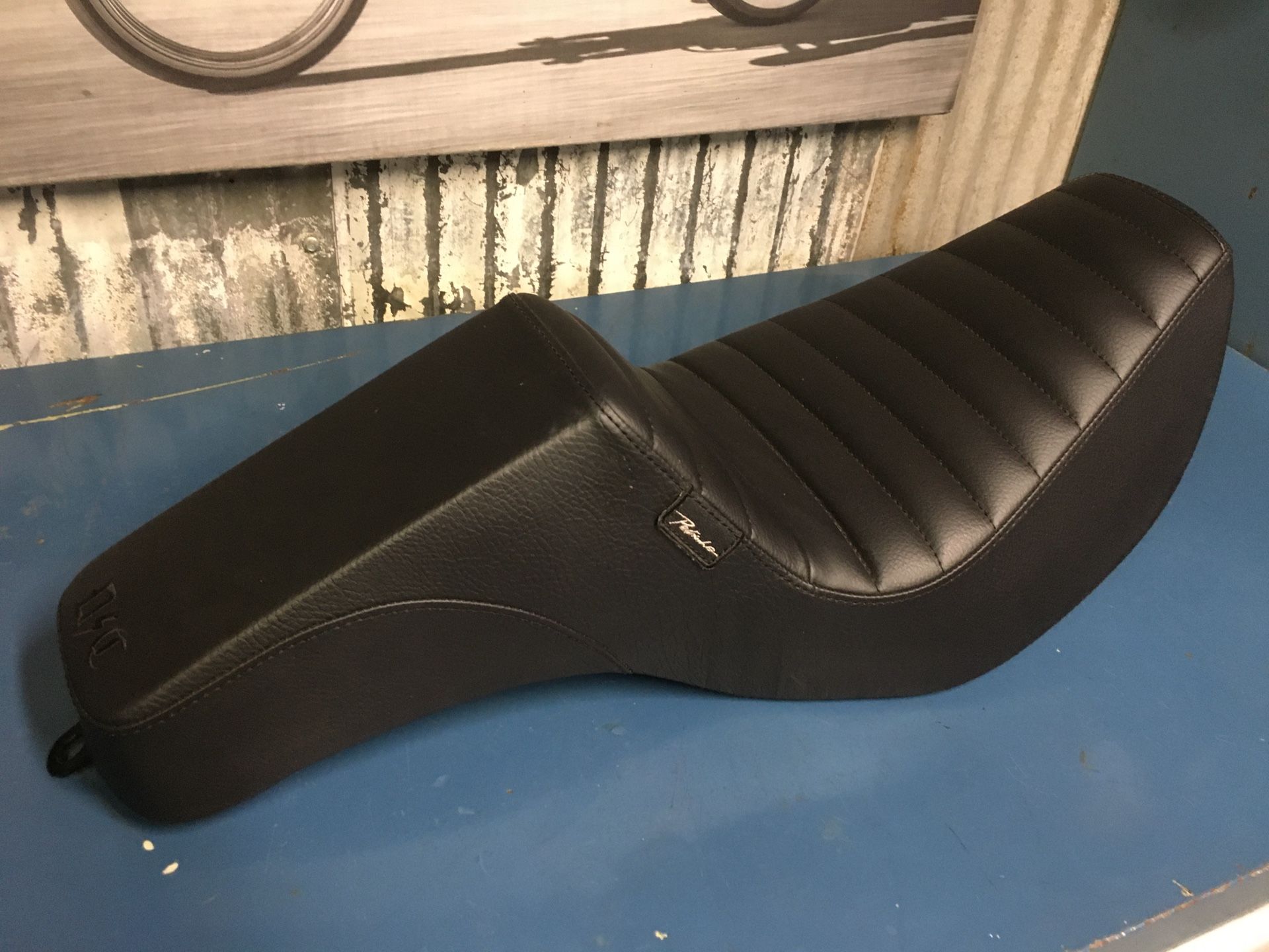 Dynamite Crew Step Up Seat Harley Davidson Dyna 06 and up