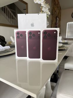 Iphone 18 pro Max burgundy 256 GB sold by apple.