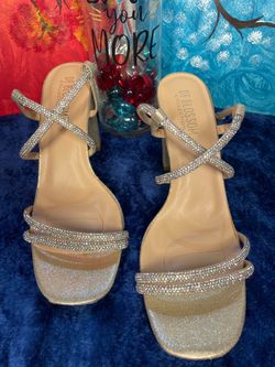 De Blossom Collection Rhinestone Strappy 4 inch Heels. (Pre-owned) in great condition, women’s size 10W.