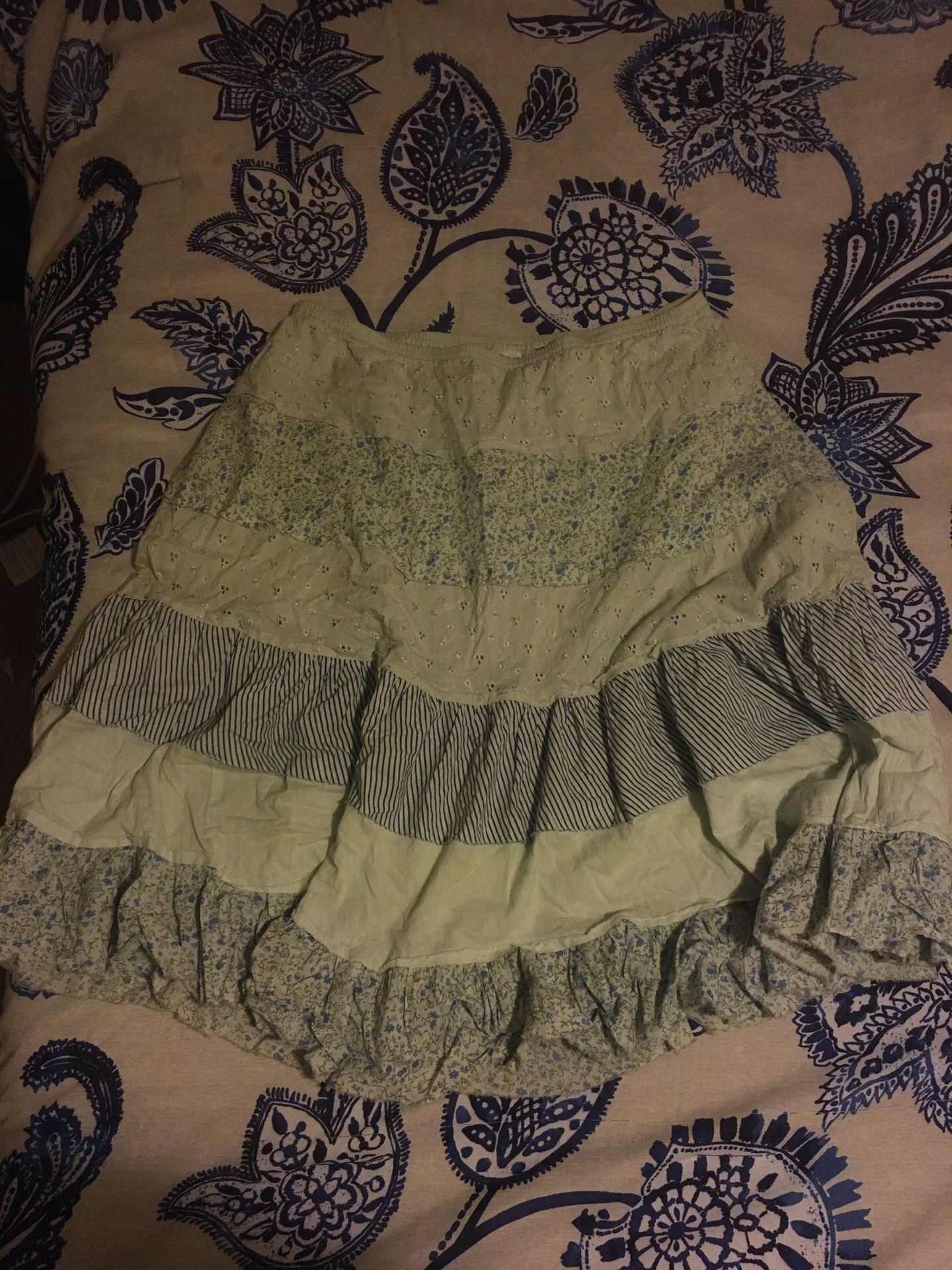 Women’s size Juniors M (7-9) skirt