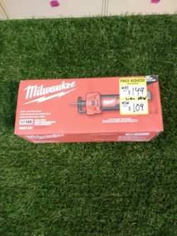 Milwaukee M18 Cut Out Tool