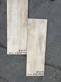 Wood look porcelain tile