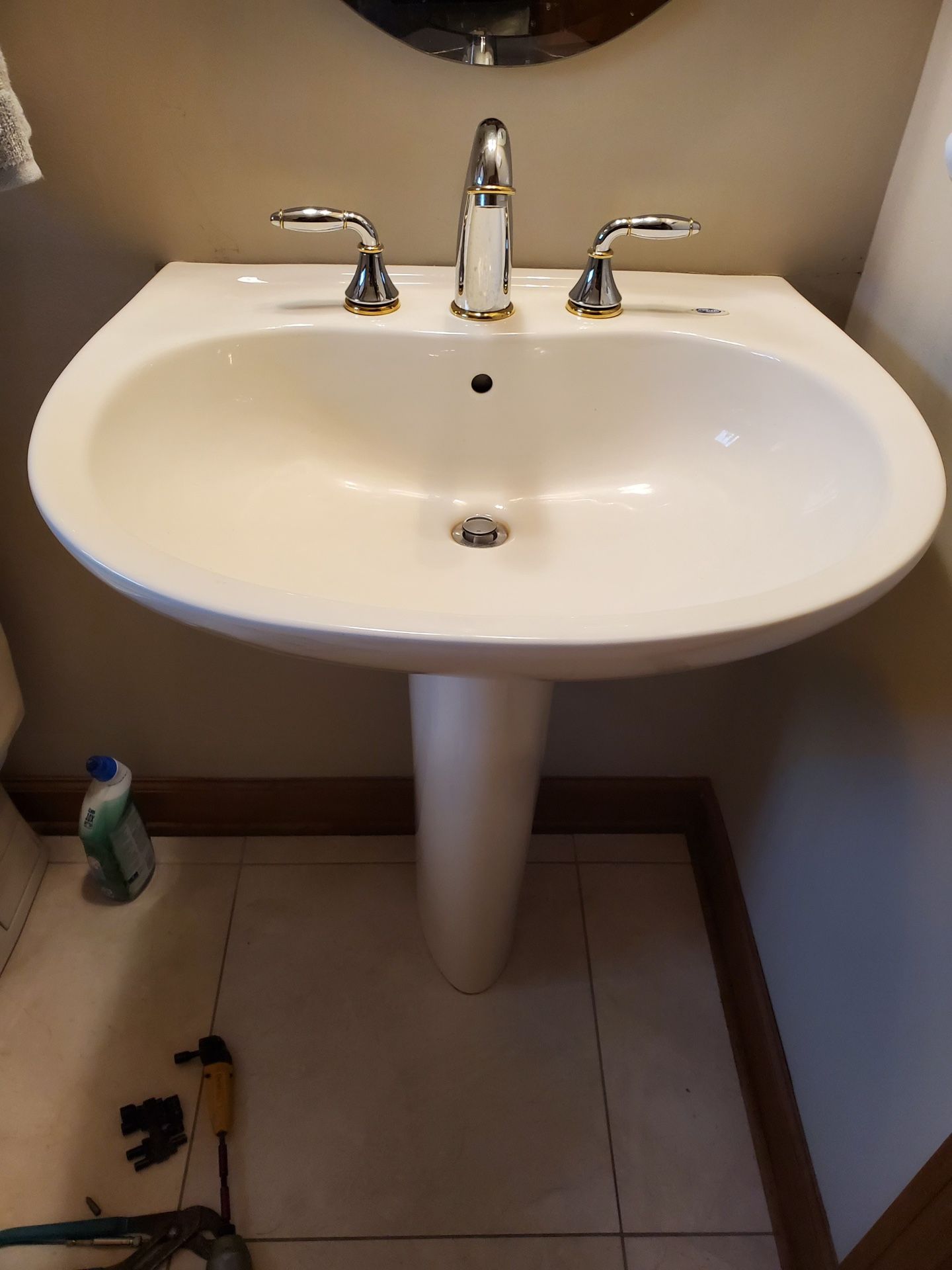 Extra Wide Pedestal Sink