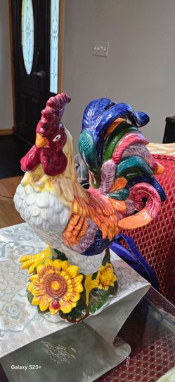 CERAMIC  ROOSTER  $25