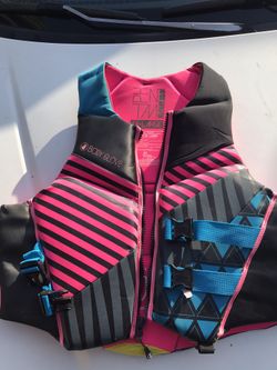 Women’s Body Glove Life Jacket
