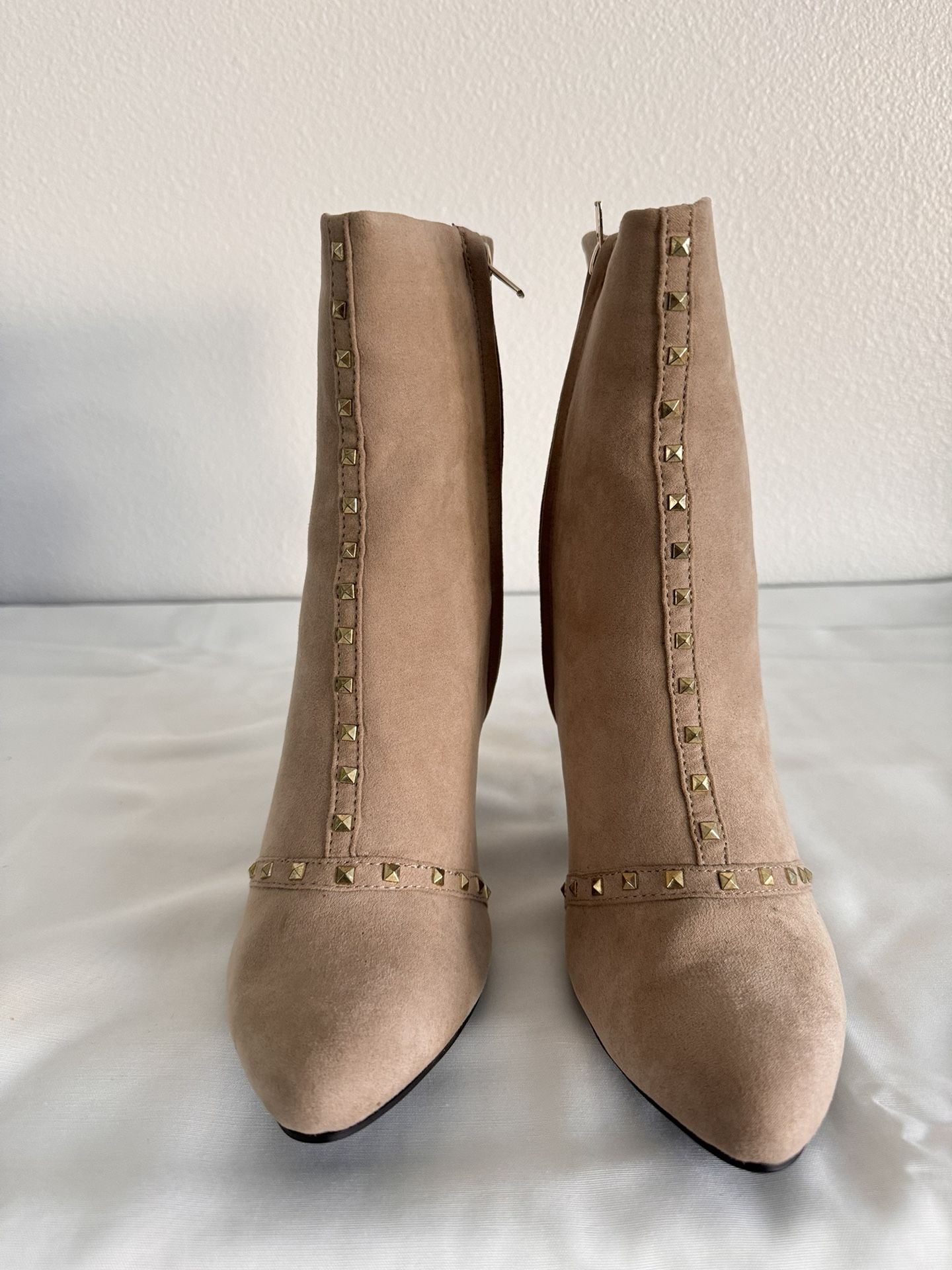 Kelly & Katie Ivory Boots