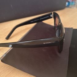 Givenchy Gv Sunday Glasses