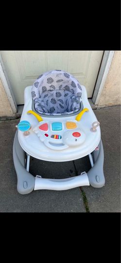 BABY WALKER