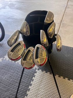 Beginner golf clubs and bag