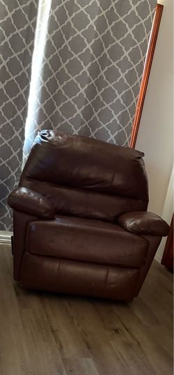 FREE LEATHER RECLINER!!!