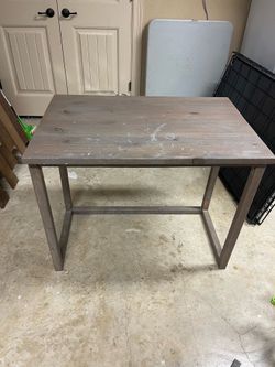 FREE!!!    Student Desk 36 X 24 X 29
