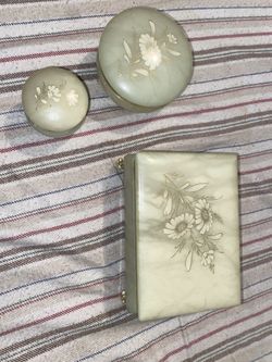 Genuine Alabaster Hand Carved Hinged Round Trinket Jewelry Box Made in Italy
