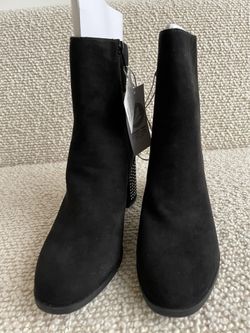 New black Suede Ankle Boots (6 1/2)