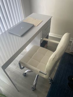 White Desk + chair