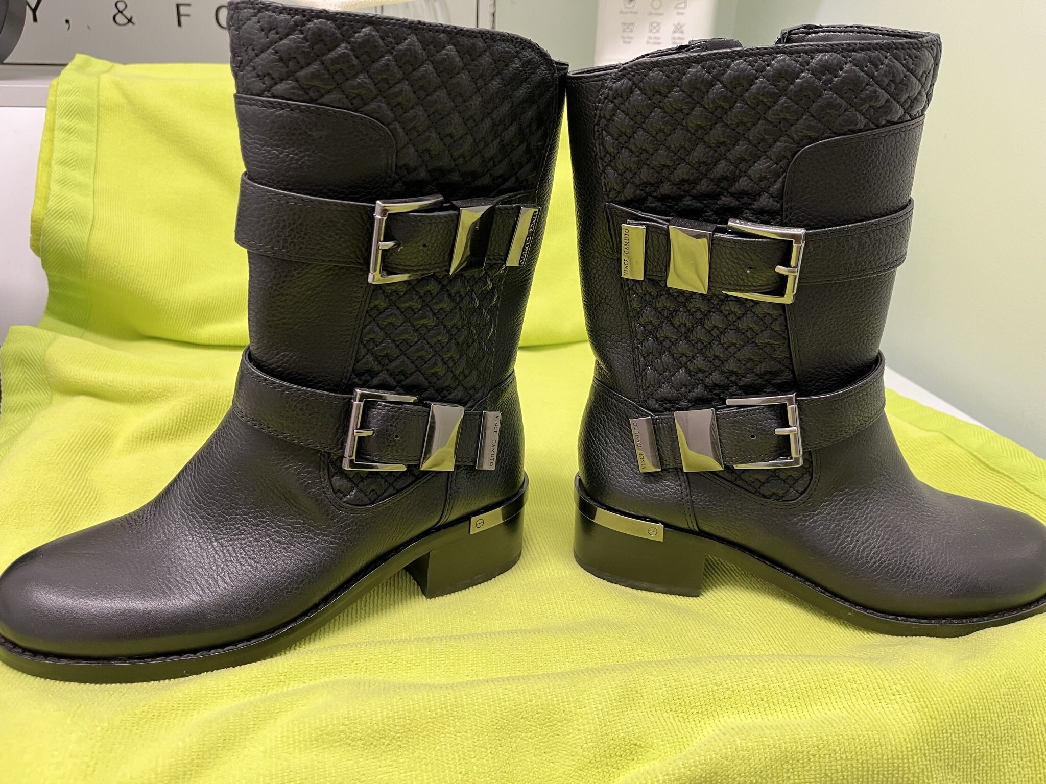 Ladies boots Vince Camuto Leather Boots (NEW) Size 6