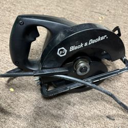 Black And Decker 7300 5 1/2 Inch Circular Saw