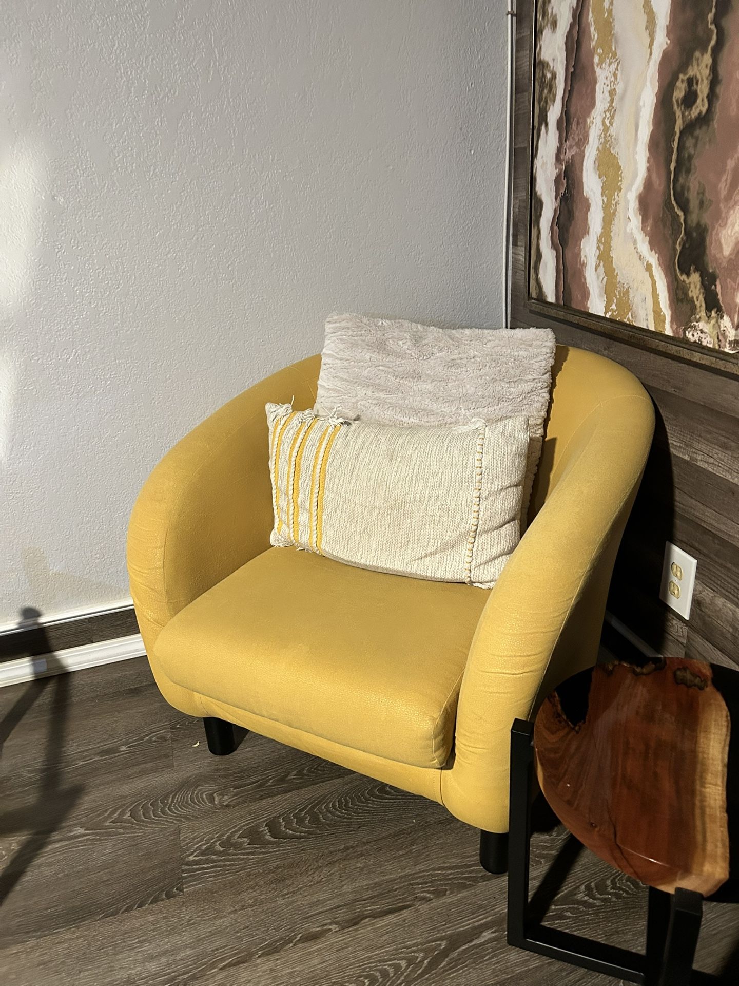 Cushioned Chair