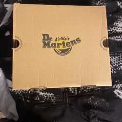 Women’s Doc Martens Size 8