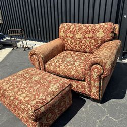 Oversized Chair with Ottoman