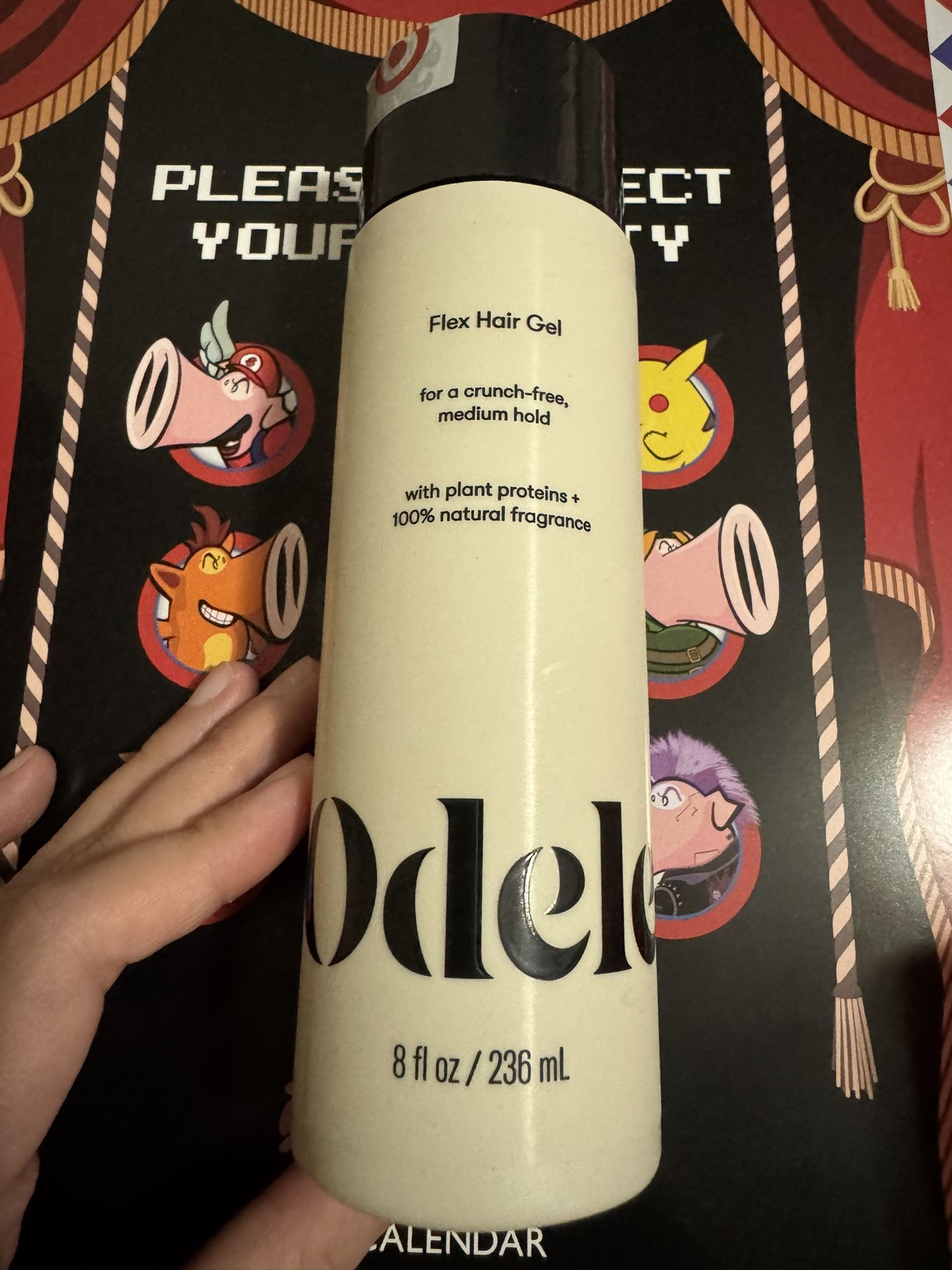 Odele Flex Hair Gel is a versatile, flexible-hold styling gel. This crunch-free gel is the Goldilocks of shine + long-lasting control. Never flaky or