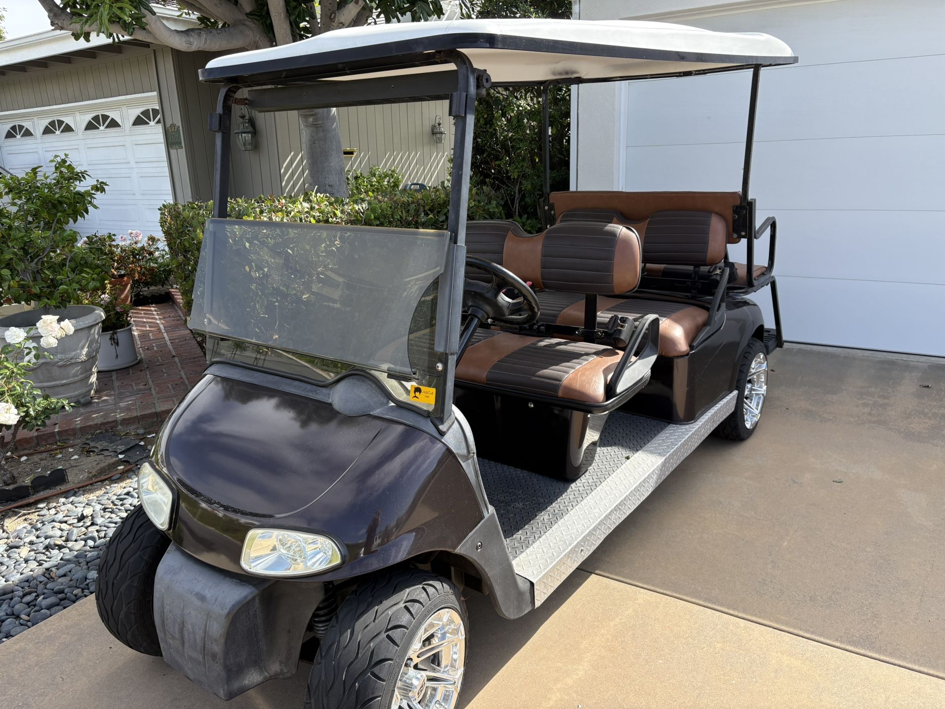 2009 E-Z-GO RXV 6-Passenger Non-Lifted 48-Volt Lithium Golf Cart